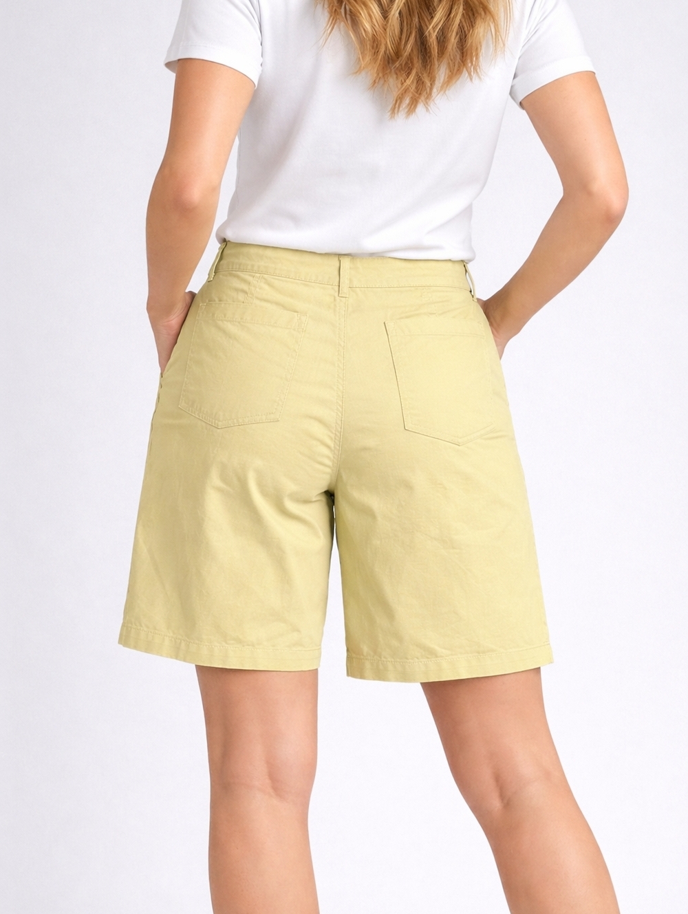 Studio Blue Leek Green Cargo Style Bermuda Shorts Size 16 - NWT - Picture 2 of 5